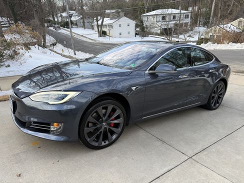 Used 2020 Tesla Model S Performance image 4