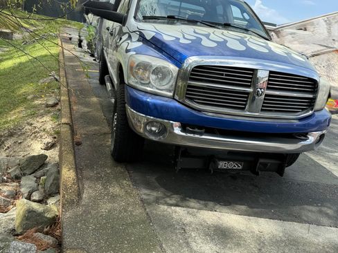 Used 2008 Dodge Ram 2500 Truck SLT w/ Popular Equipment Group AWD/4WD image 2