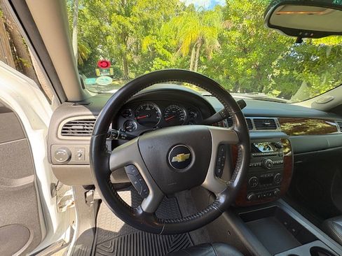 Used 2013 Chevrolet Tahoe LT image 27