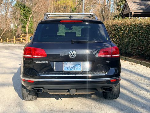 Used 2017 Volkswagen Touareg Wolfsburg Edition image 11