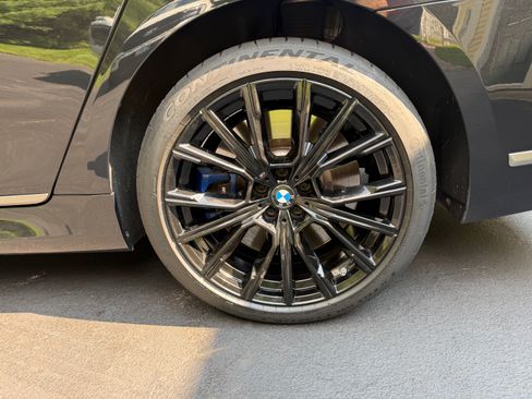 Used 2020 BMW M760i xDrive w/ Luxury Rear Seating Package AWD/4WD image 29