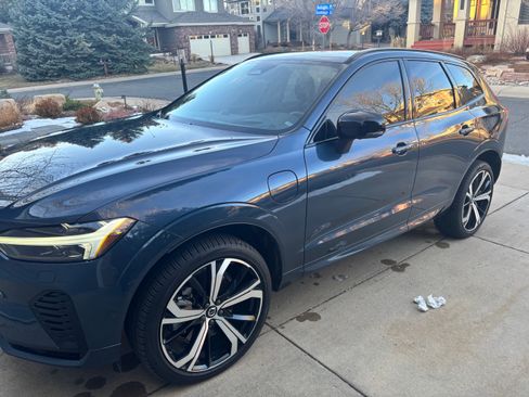 Used 2022 Volvo XC60 T8 R-Design w/ Advanced Package image 8