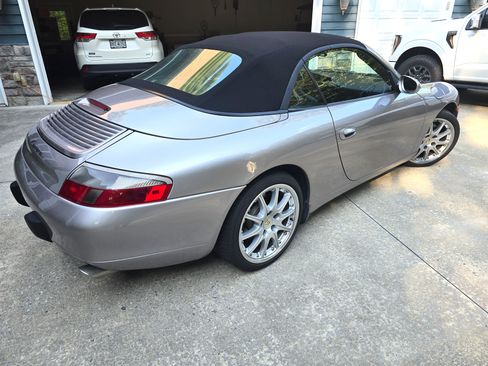 Used 2001 Porsche 911 Cabriolet image 11