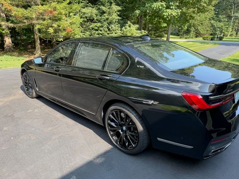 Used 2020 BMW M760i xDrive w/ Luxury Rear Seating Package AWD/4WD image 21