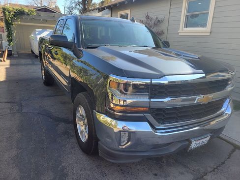 Used 2017 Chevrolet Silverado 1500 LT w/ All Star Edition image 4