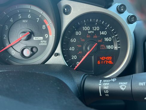 Used 2020 Nissan 370Z Coupe RWD image 13