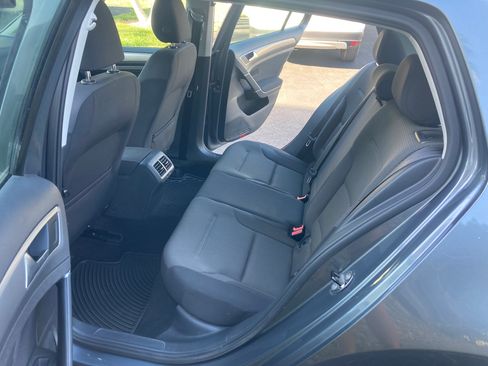 Used 2016 Volkswagen Golf S image 20