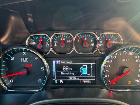 Used 2018 Chevrolet Silverado 1500 LT w/ All Star Edition image 13