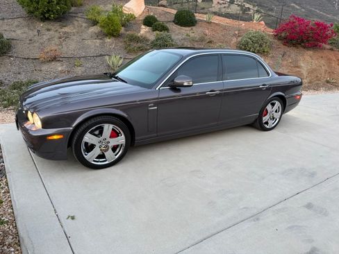 Used 2008 Jaguar XJ8 image 5
