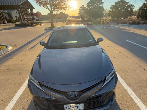 Used 2018 Toyota Camry LE w/ Audio Package FWD image 24