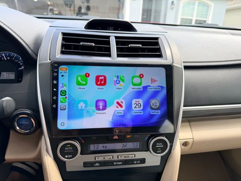 Used 2012 Toyota Camry XLE w/ Convenience Pkg image 9