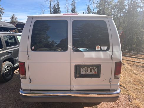 Used 1996 Ford E-350 and Econoline 350 Club Wagon image 4