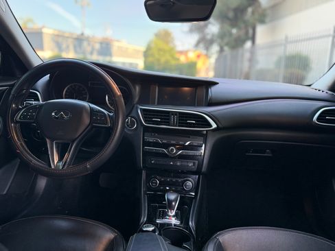 Used 2018 INFINITI QX30 image 13