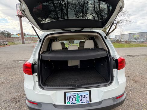 Used 2016 Volkswagen Tiguan S image 15