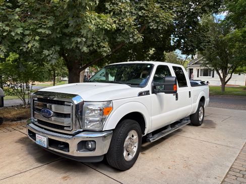 Used 2016 Ford F250 XLT w/ XLT Value Package RWD image 1
