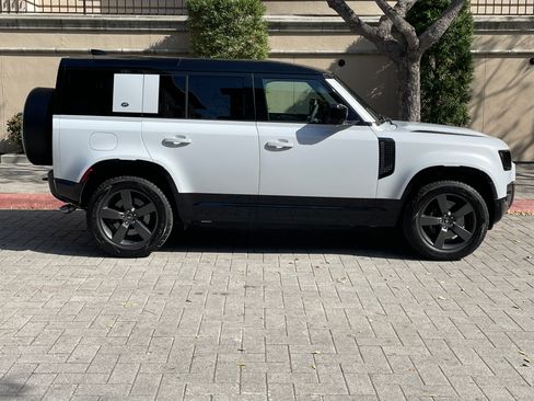 Used 2023 Land Rover Defender 110 image 11