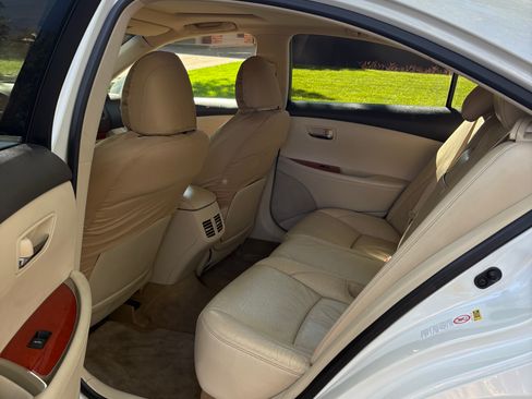Used 2011 Lexus ES 350 image 10