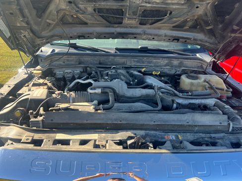 Used 2015 Ford F450 Lariat w/ Lariat Interior Package image 14