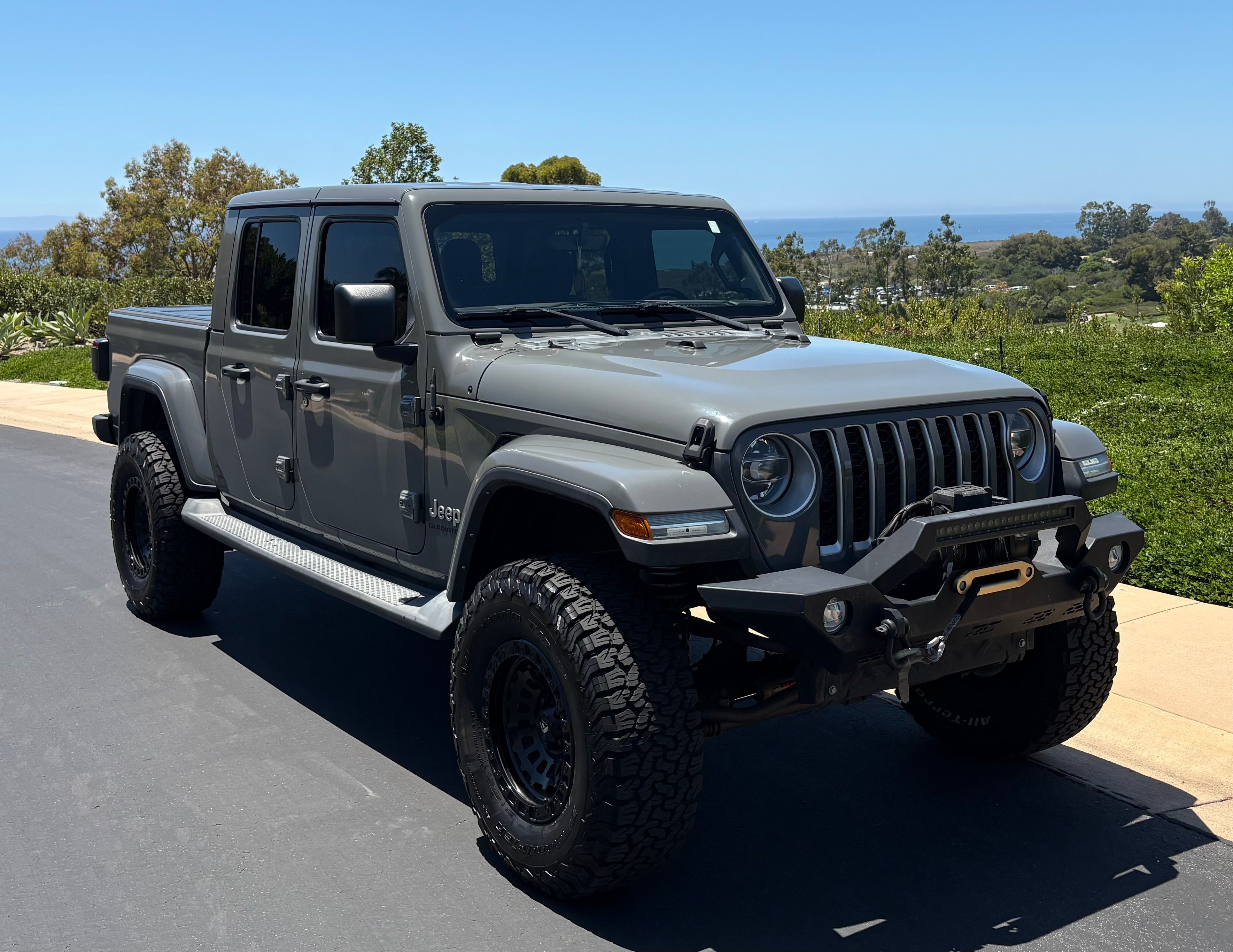 Used 2021 Jeep Gladiator Overland w/ Popular Equipment Package AWD/4WD image 9