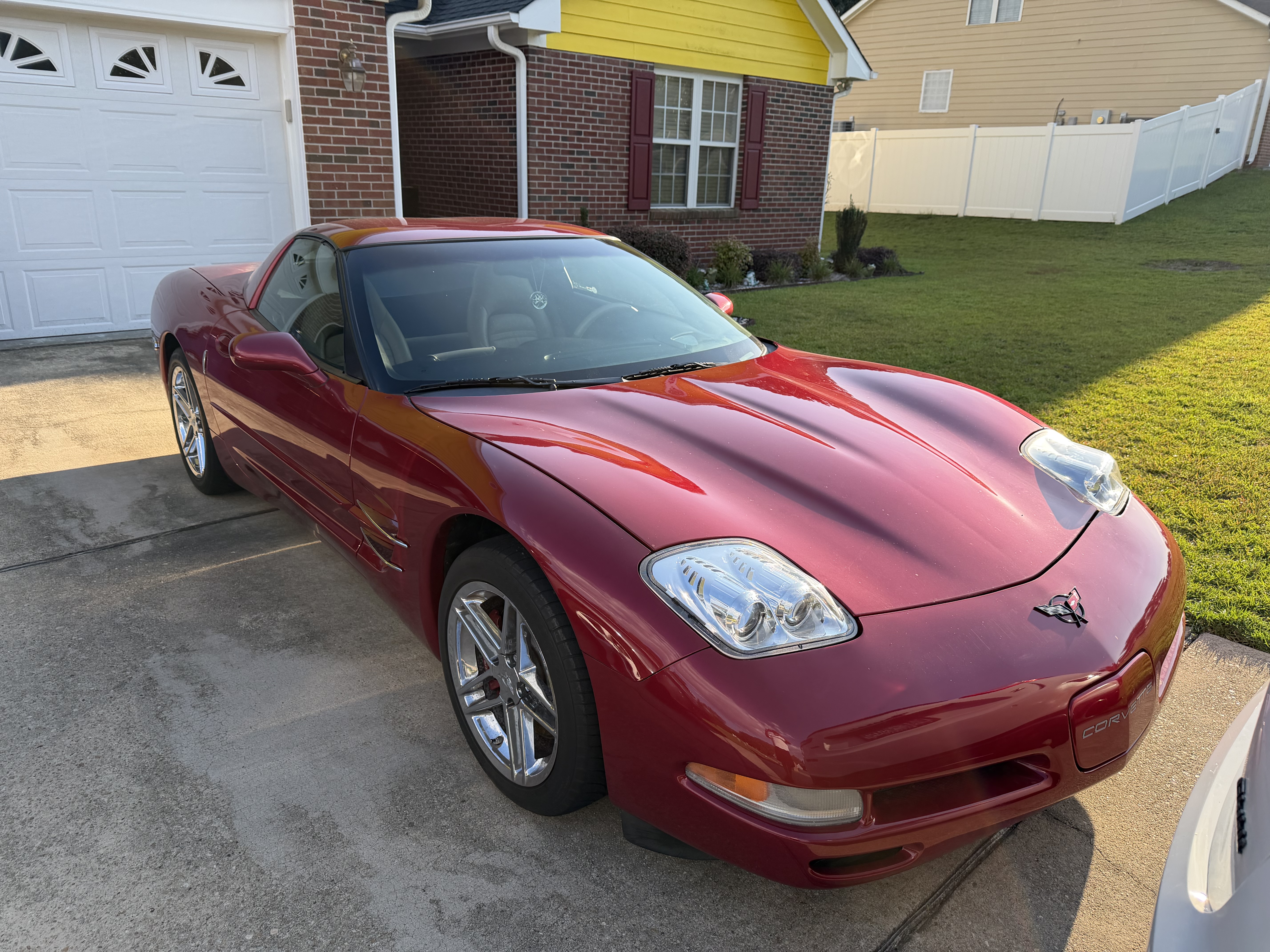 Used 2002 Chevrolet Corvette Coupe w/ Preferred Equipment Group2 RWD image 8