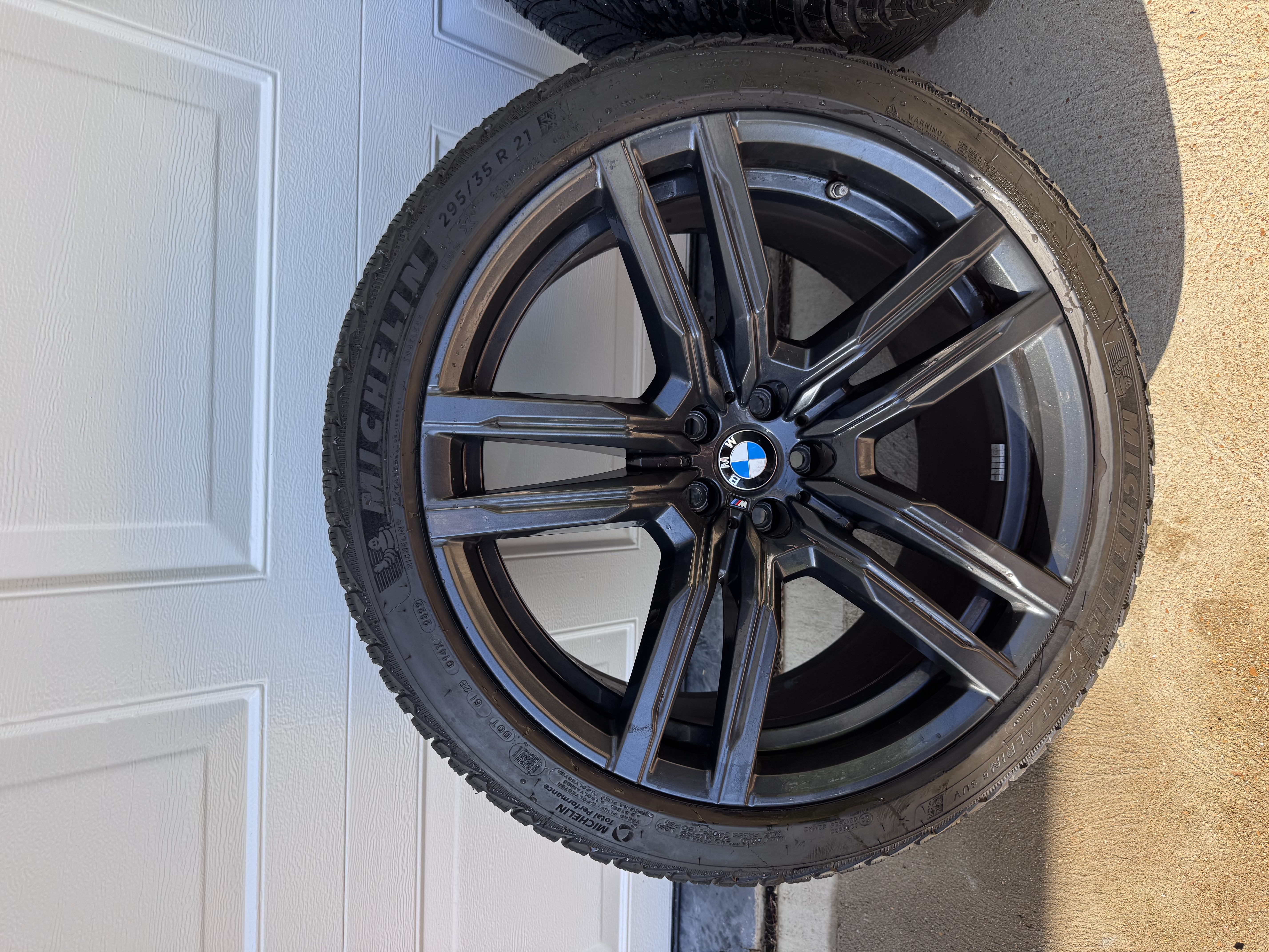 Used 2020 BMW X5 M Competition w/ Executive Package AWD/4WD image 21