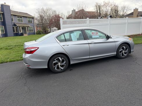 Used 2016 Honda Accord LX image 4