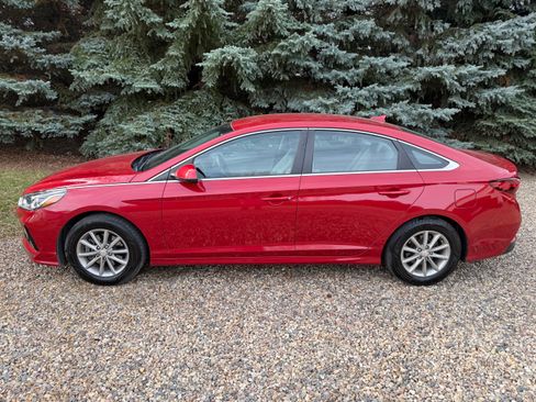 Used 2018 Hyundai Sonata SE image 2