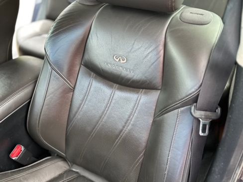 Used 2011 INFINITI M56 x w/ Deluxe Touring Pkg AWD/4WD image 22