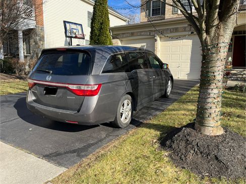 Used 2013 Honda Odyssey Touring Elite image 4