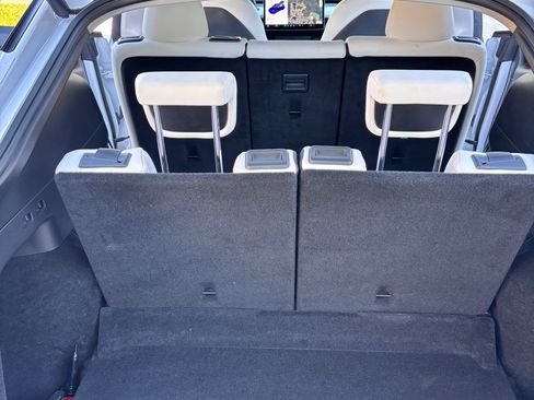 Used 2021 Tesla Model Y Long Range image 12