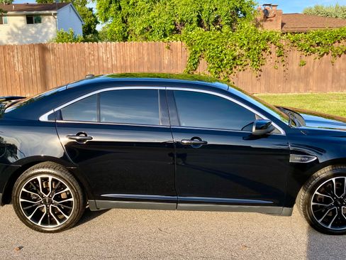 Used 2018 Ford Taurus SHO AWD/4WD image 12