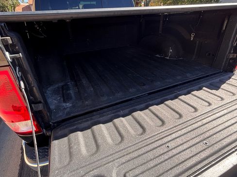 Used 2019 RAM 1500 Classic SLT w/ Luxury Group image 10