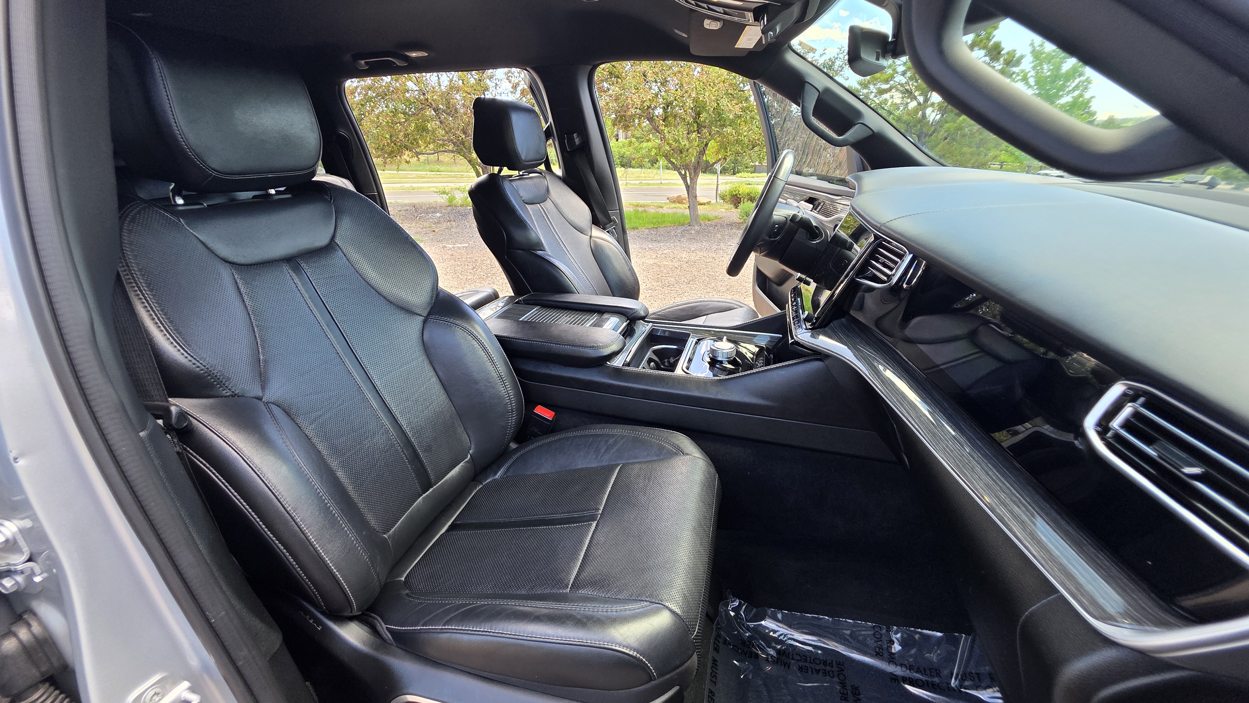 Used 2022 Jeep Wagoneer Series II AWD/4WD image 14