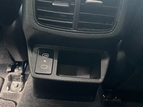 Used 2024 Kia Seltos S AWD/4WD image 16
