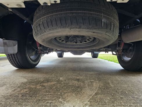 Used 2018 Chevrolet Suburban LT image 14