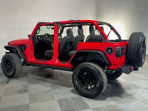 Used 2018 Jeep Wrangler Unlimited Sport S AWD/4WD image 24