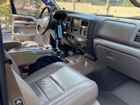 Used 2002 Ford Excursion Limited AWD/4WD image 10