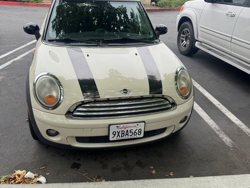 Used 2010 MINI Cooper Hardtop FWD image 9