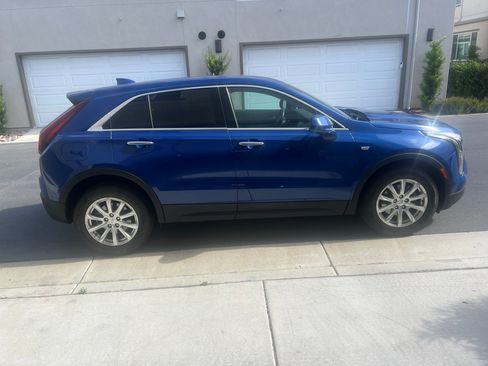Used 2021 Cadillac XT4 Luxury FWD image 2