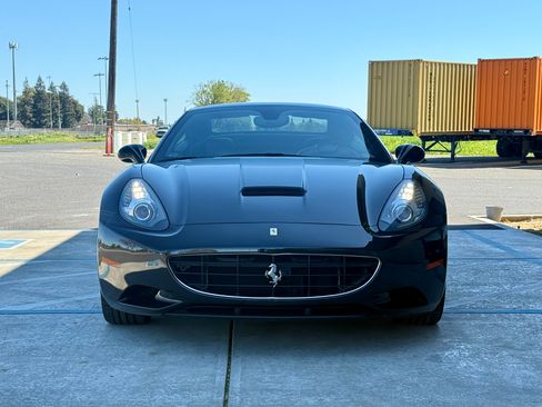 Used 2010 Ferrari California Convertible 2D image 4