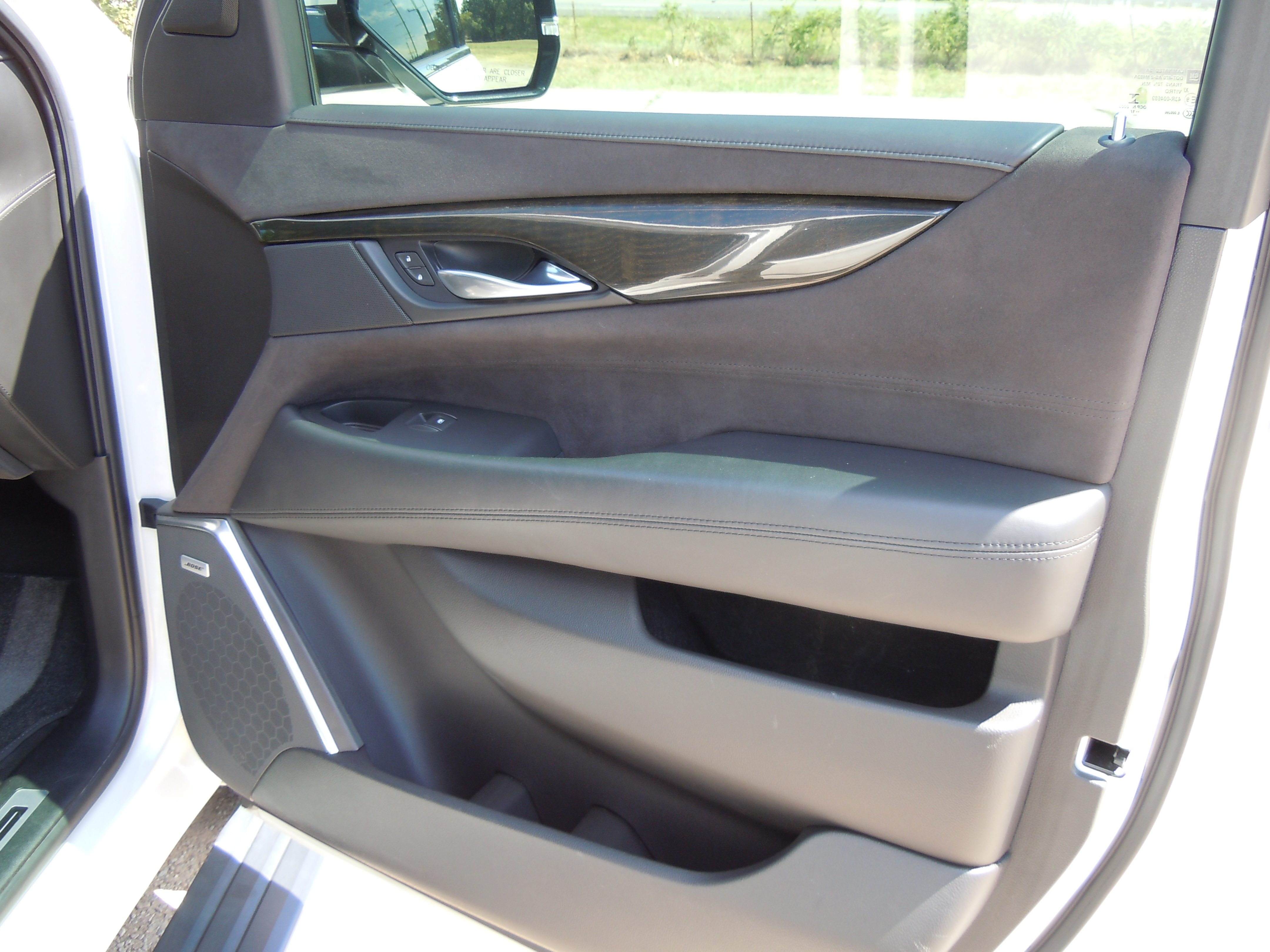 Used 2017 Cadillac Escalade Platinum AWD/4WD image 25