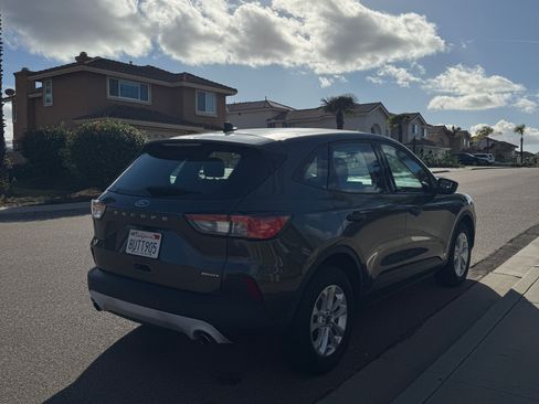 Used 2020 Ford Escape S image 5