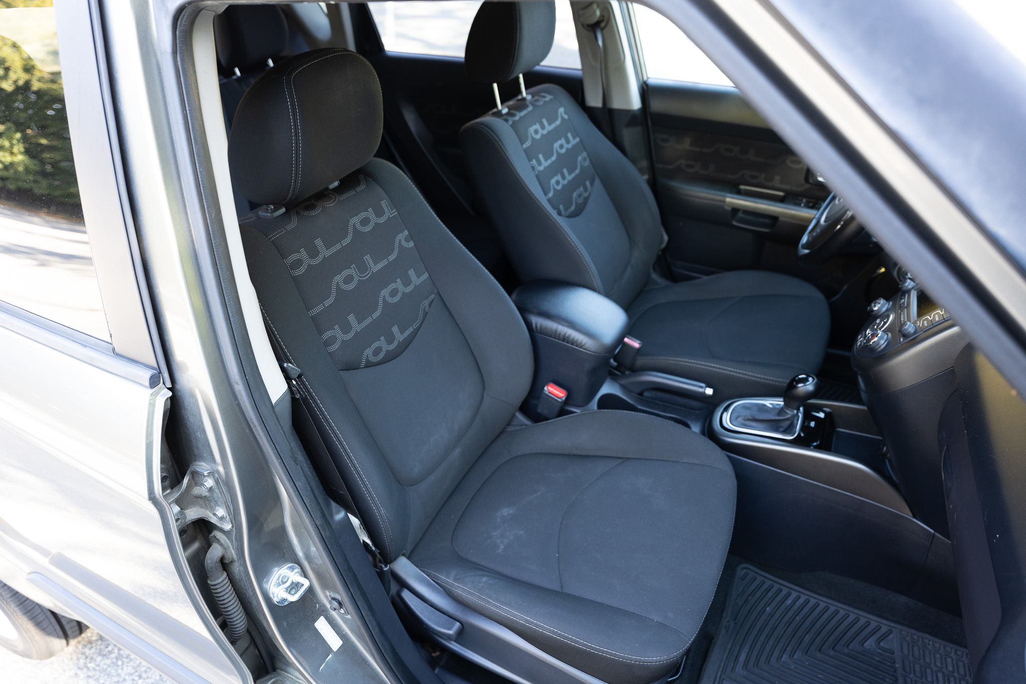 Used 2013 Kia Soul + w/ Audio Pkg FWD image 21