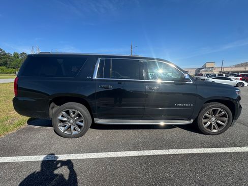 Used 2016 Chevrolet Suburban LTZ RWD image 2