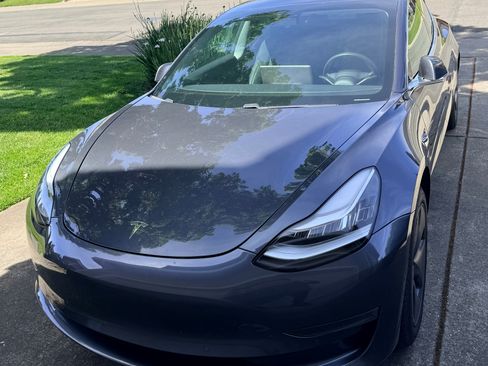 Used 2019 Tesla Model 3 Standard Range Plus image 2
