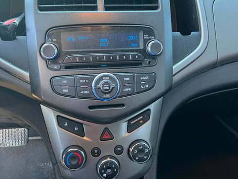 Used 2015 Chevrolet Sonic LT image 5