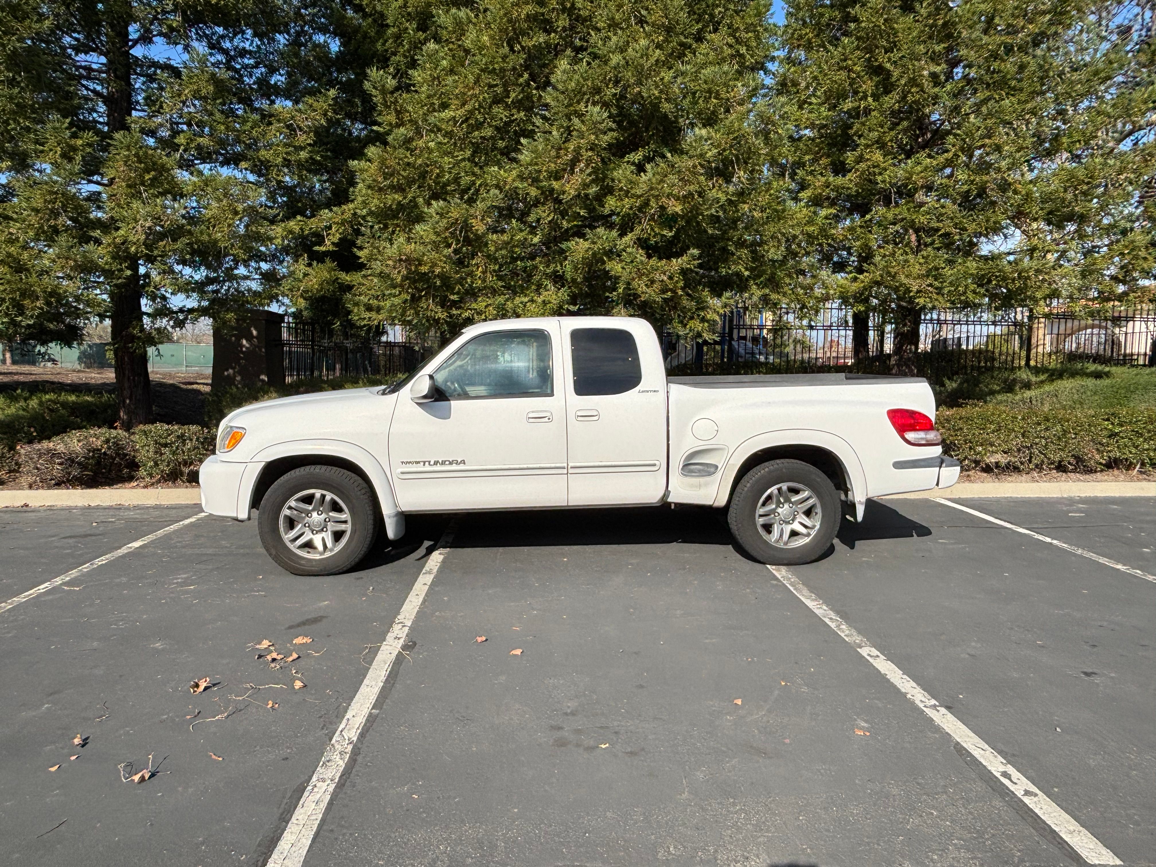 Used 2004 Toyota Tundra Limited RWD image 1