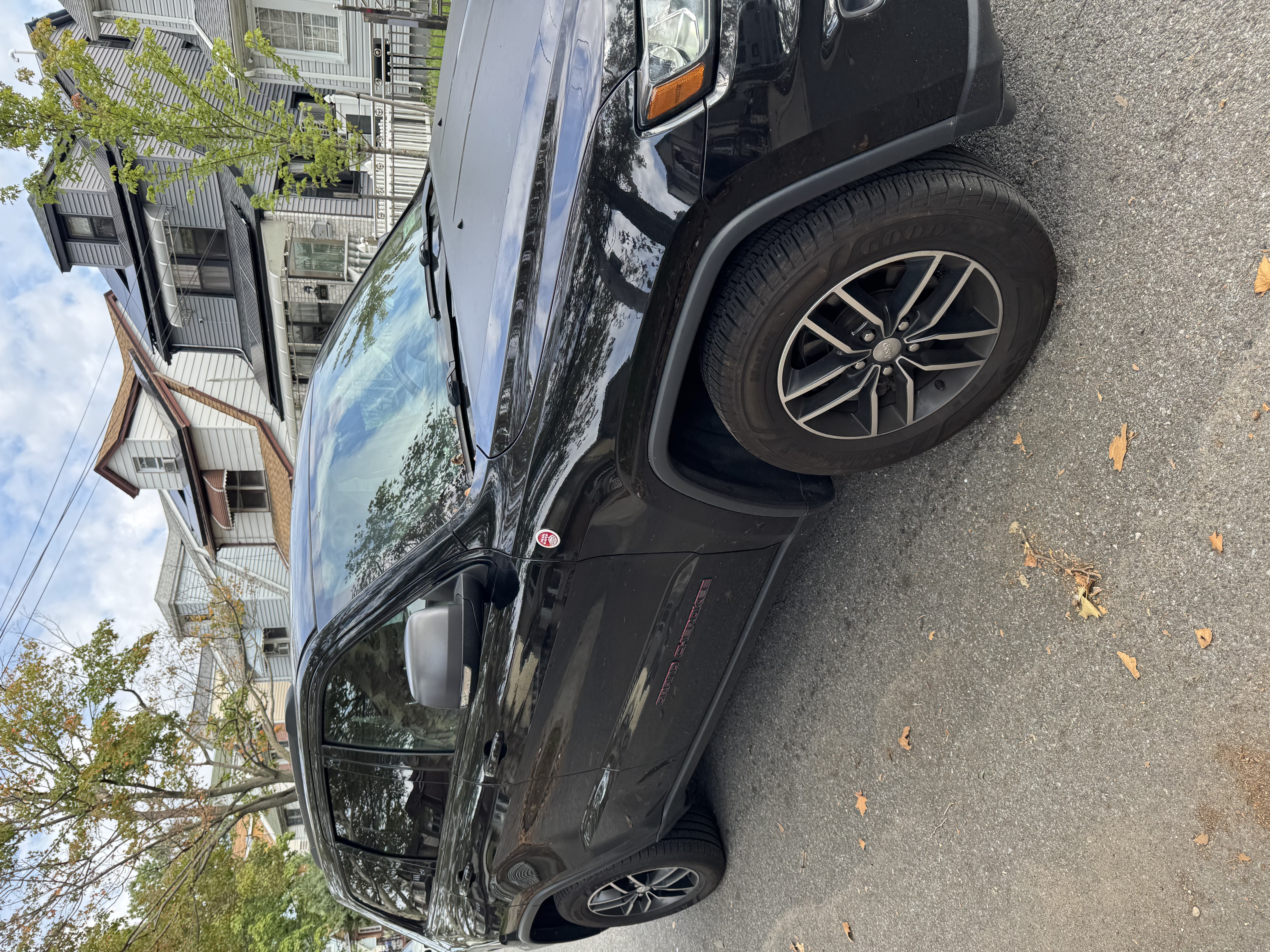 Used 2017 Jeep Grand Cherokee Trailhawk AWD/4WD image 5