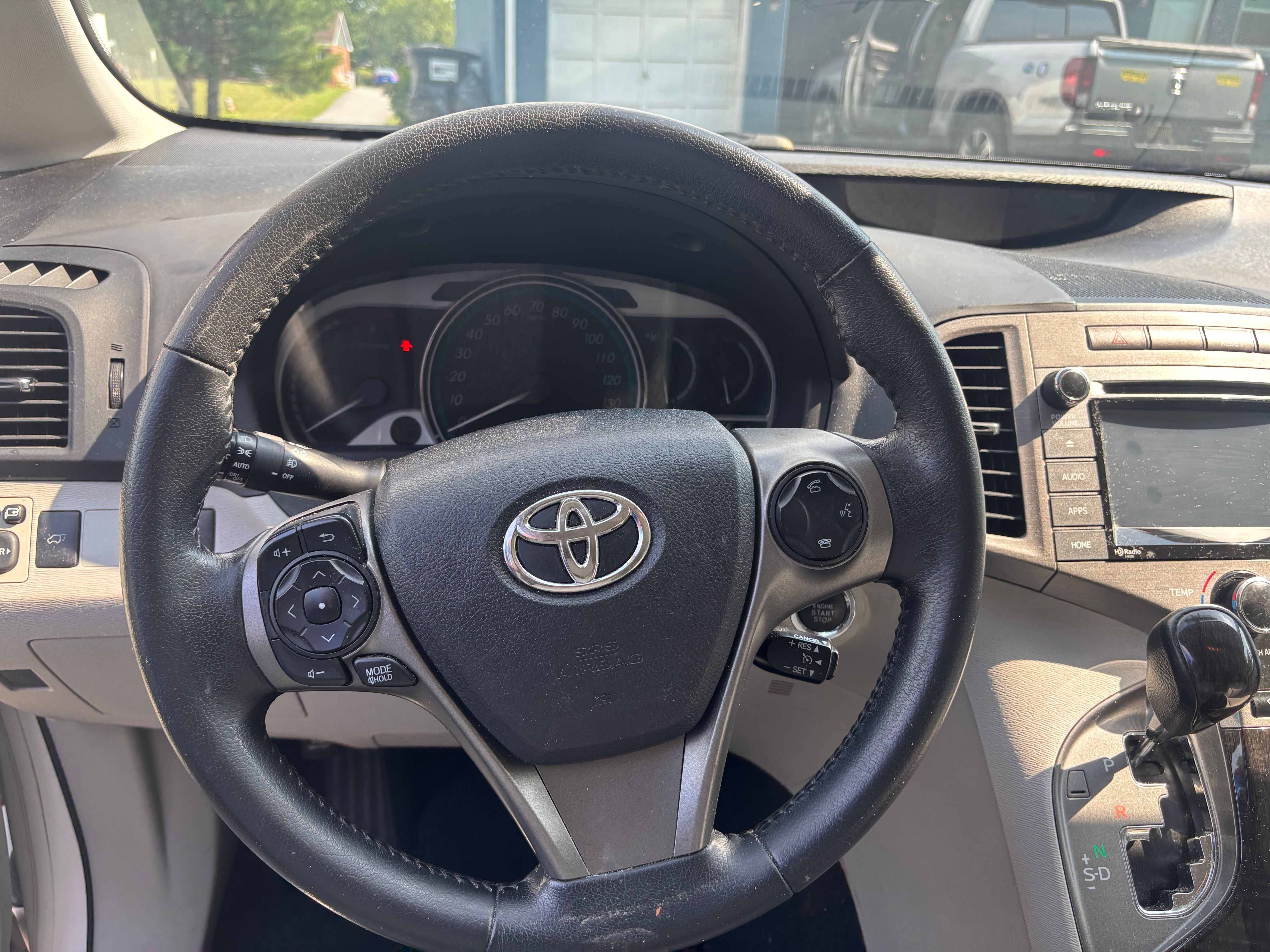 Used 2015 Toyota Venza XLE FWD image 8