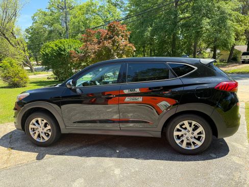 Used 2019 Hyundai Tucson SE image 1